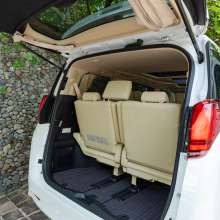 Rik 4166 - Luxury Car Rental Bali Indonesia