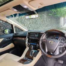 Rik 4174 - Luxury Car Rental Bali Indonesia
